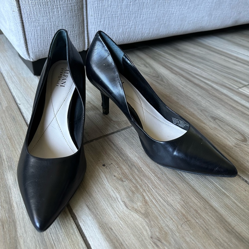 Alfani Black Pumps